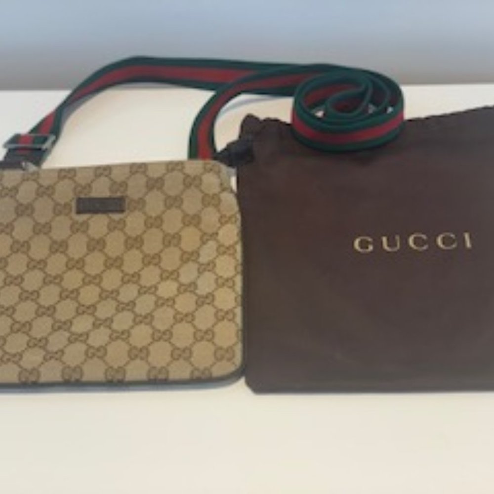 ORIGINAL GG SUPREME CANVAS WEB FLAT MESSENGER SMALL